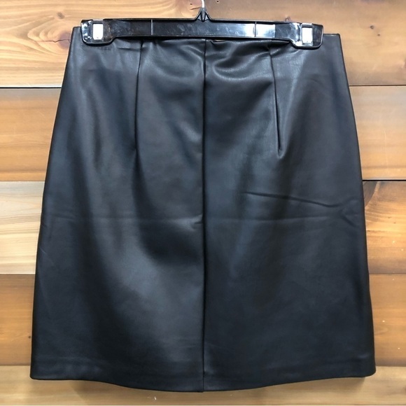 DYNAMITE black vegan leather mini skirt Medium - Picture 6 of 8